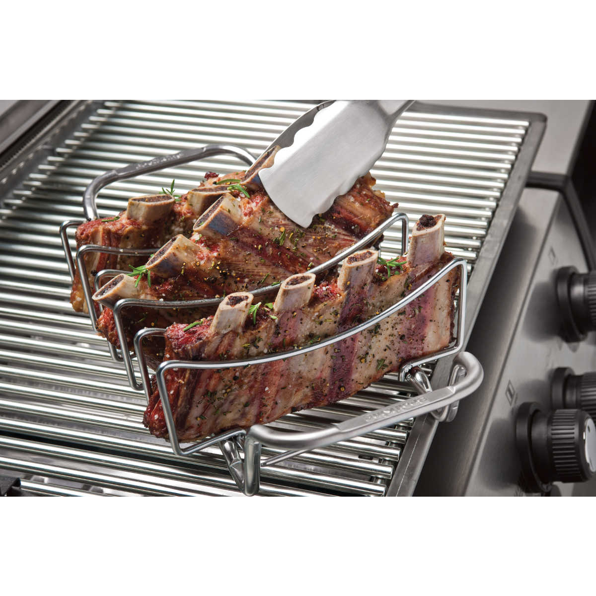 Broil King Spare Rib Rack in Anwendung