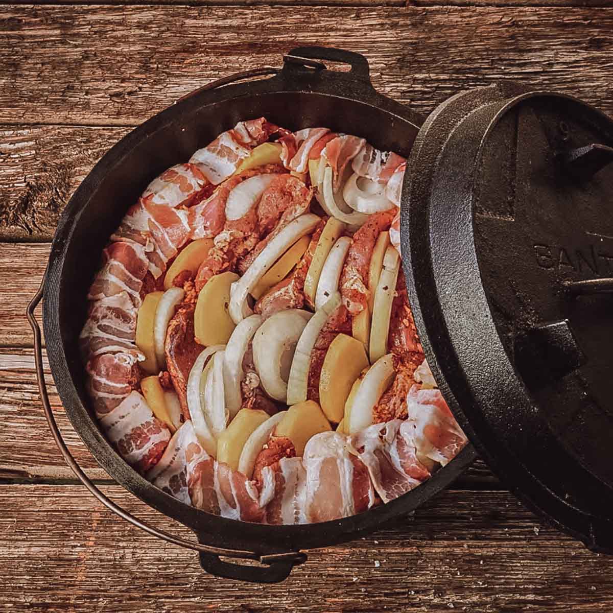 SANTOS Dutch Oven 9qt mit Füßen